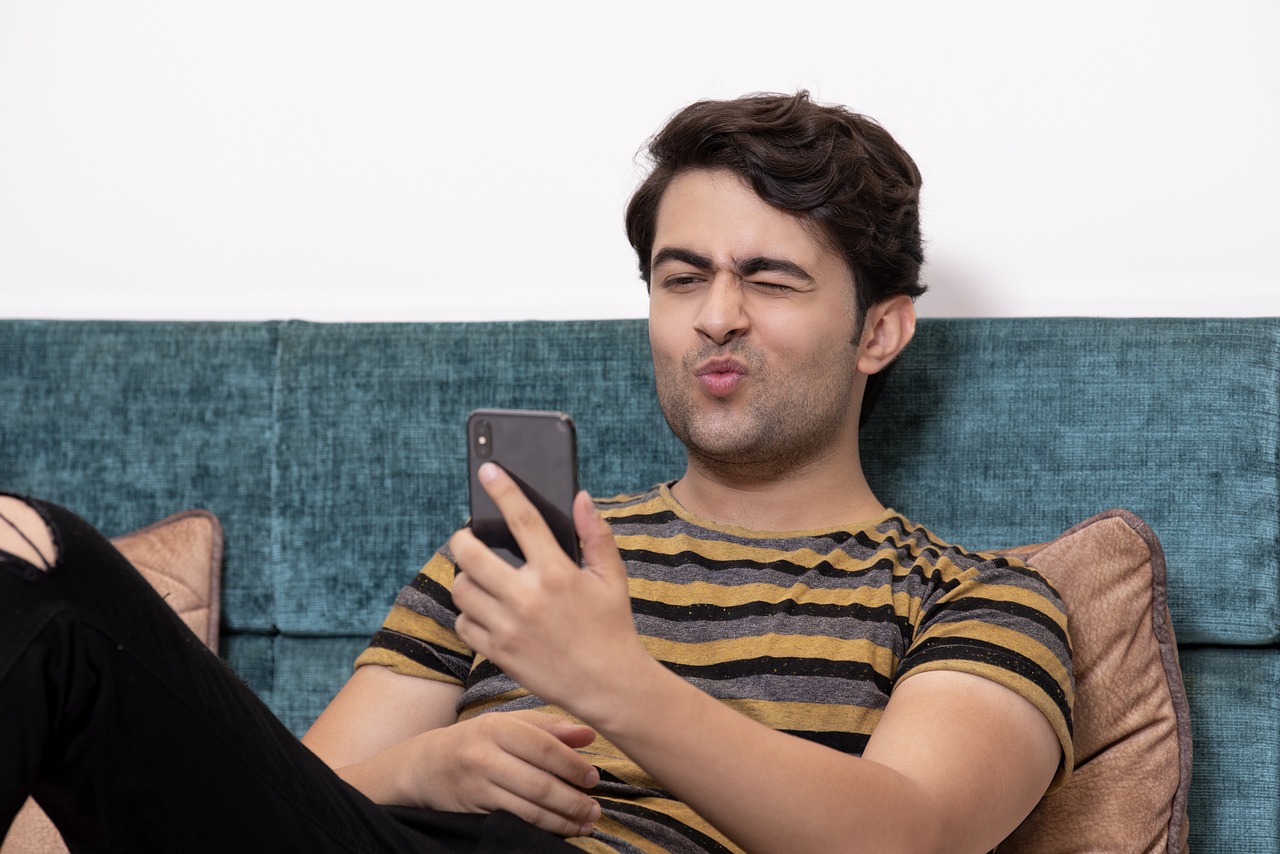 selfie, boys, phone-4248870.jpg